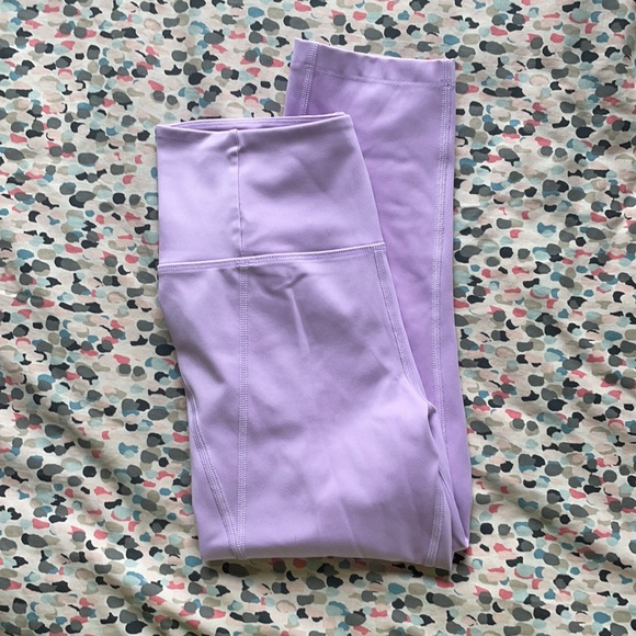 SOLD: Girlfriend Collective leggings in Lilac - Picture 4 of 4